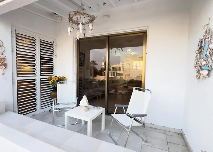 Sundy Beach Seaview 2Bdr Larnaka Dhekelia * Ларнака