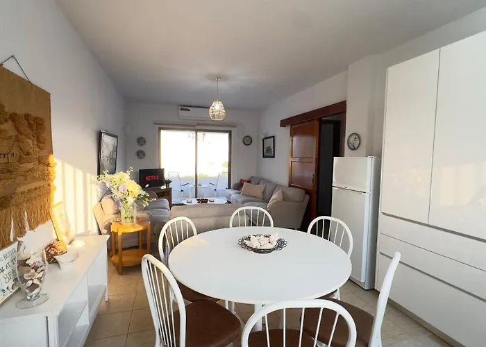 Sundy Beachfront 2bdr Dhekelia * Λάρνακα