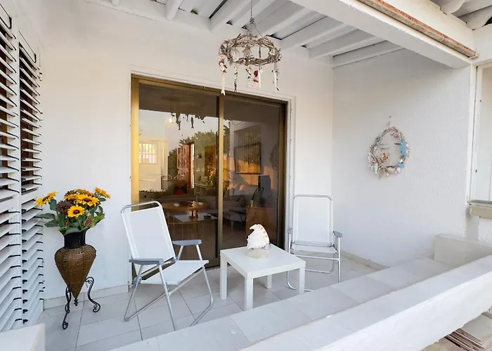 Sundy Beachfront 2bdr Dhekelia